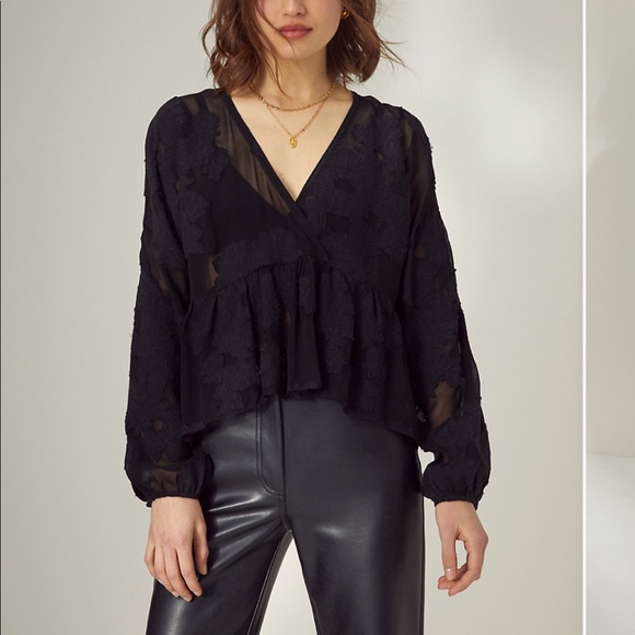 Aritzia Tops - Wilfred Black Blouse